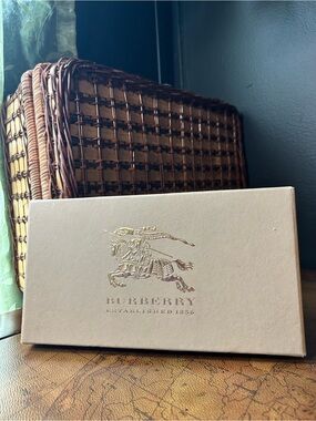 Burberry Beige Box